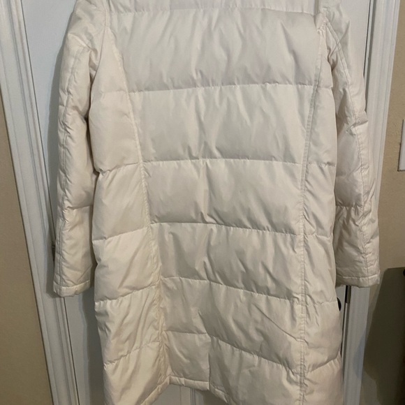 GAP Women's Off-White Puffer Jacket - Picture 6 of 9